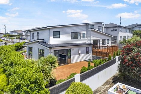 Photo of property in 97 Medallion Drive, Oteha, Auckland, 0632