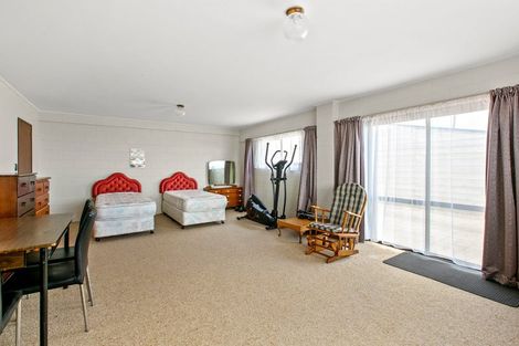 Photo of property in 10b South Road, Moturoa, New Plymouth, 4310