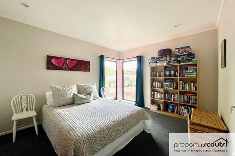 Photo of property in 98 Gover Street, New Plymouth, 4310