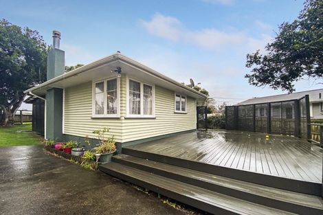 Photo of property in 72 Friedlanders Road, Manurewa, Auckland, 2102