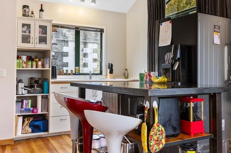 Photo of property in 68 Whiteley Street, Moturoa, New Plymouth, 4310