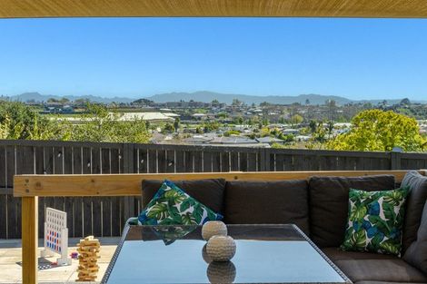 Photo of property in 13 Nicolas Place, Judea, Tauranga, 3110