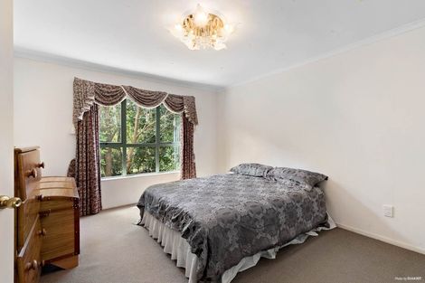 Photo of property in 15 Ryehill Close, New Lynn, Auckland, 0600