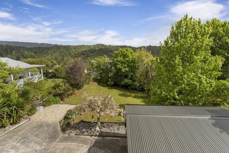 Photo of property in 92 Milton Terrace, Picton, 7220