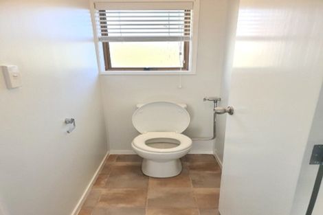 Photo of property in 1/19 Chequers Avenue, Glenfield, Auckland, 0629