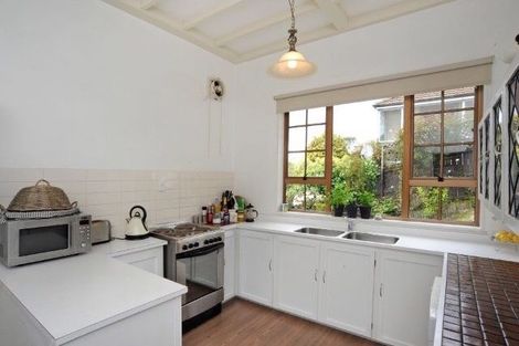 Photo of property in 38 Easther Crescent, Kew, Dunedin, 9012