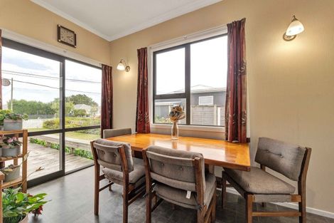 Photo of property in 39 Lismore Street, Strandon, New Plymouth, 4312