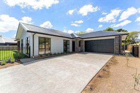 Photo of property in 21 Tararua Crescent, Otaki, 5512