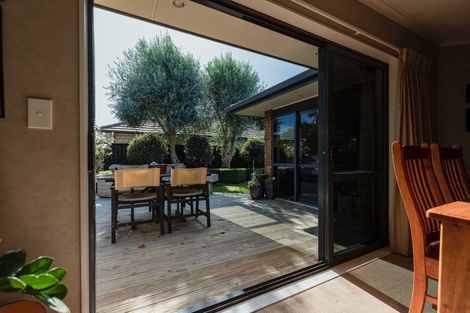 Photo of property in 17 Norfolk Drive, Cambridge, 3434