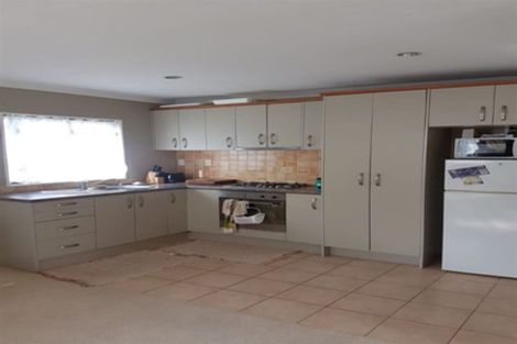 Photo of property in 38 Harbour View Road, Te Atatu Peninsula, Auckland, 0610