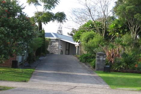 Photo of property in 52 Lakeside Drive, Orewa, 0931