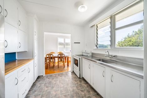 Photo of property in 25 Sievers Grove, Cannons Creek, Porirua, 5024