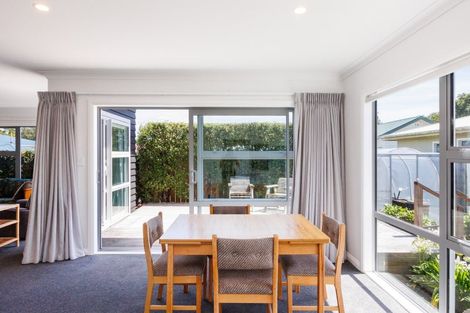 Photo of property in 2b Alton Place, Hokowhitu, Palmerston North, 4410
