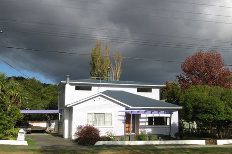 Photo of property in 19 Heretaunga Square, Silverstream, Upper Hutt, 5019