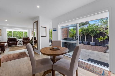 Photo of property in 1/15 Milford Road, Milford, Auckland, 0620