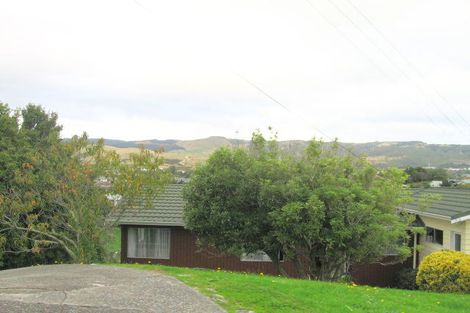 Photo of property in 11 Tainui Terrace, Tawa, Wellington, 5028
