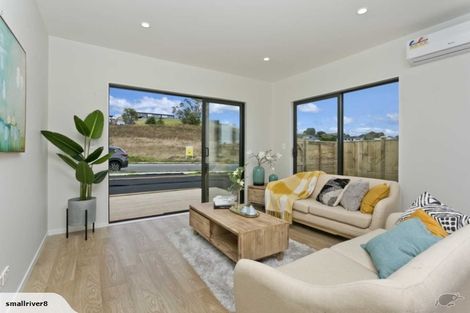 Photo of property in 18 Surf View Crescent, Red Beach, 0932