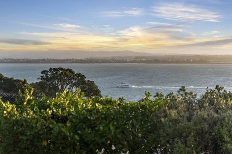 Photo of property in 120 Island Bay Road, Beach Haven, Auckland, 0626