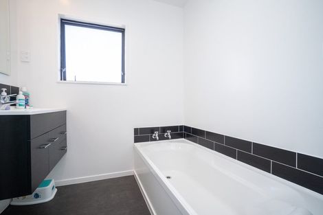 Photo of property in 46 Raglan Avenue, Cloverlea, Palmerston North, 4412