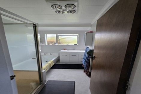 Photo of property in 70b Eatwell Avenue, Paraparaumu Beach, Paraparaumu, 5032