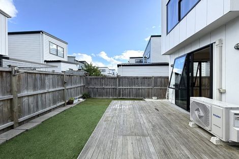 Photo of property in 30 Minhas Road, Papakura, 2110