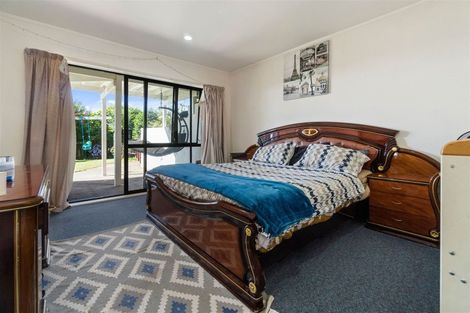 Photo of property in 36 Ewhurst Place, Goodwood Heights, Auckland, 2105