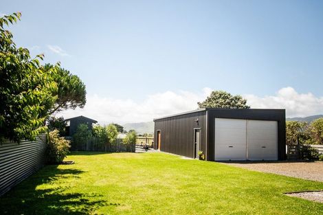 Photo of property in 16 Gawler Street, Te Horo Beach, Otaki, 5581