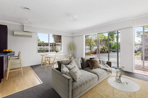 Photo of property in 2/111 Florence Avenue, Orewa, 0931