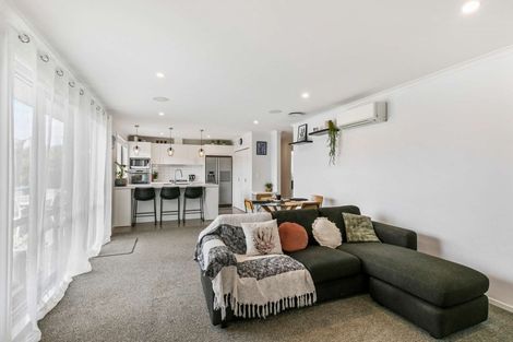 Photo of property in 3 Kamahi Crescent, Papamoa Beach, Papamoa, 3118