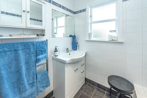 Photo of property in 4 Dickson Crescent, Saint Johns Hill, Whanganui, 4500