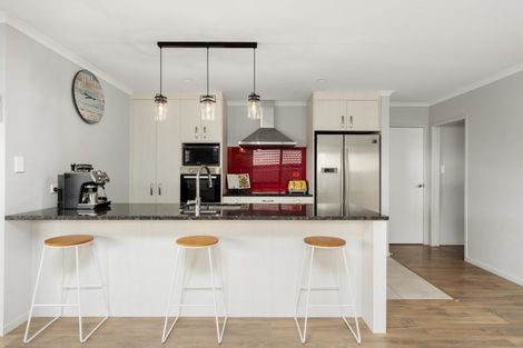 Photo of property in 8 Godwit Lane, Welcome Bay, Tauranga, 3112