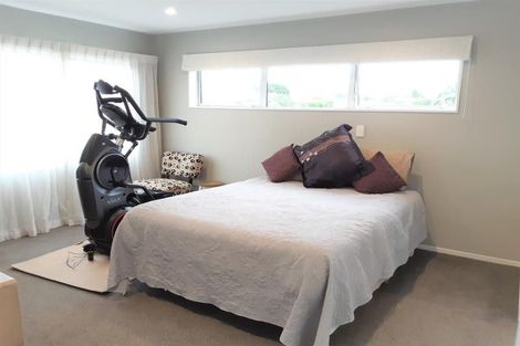 Photo of property in 5 Danden Way, Pukekohe, 2120