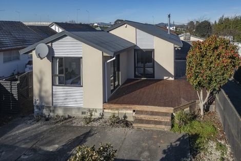 Photo of property in 16 Dunbarton Street, Redwood, Christchurch, 8051