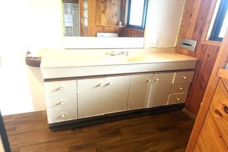 Photo of property in 386 Henderson Valley Road, Henderson Valley, Auckland, 0612