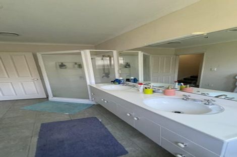 Photo of property in 13 De Havilland Drive, Goodwood Heights, Auckland, 2105