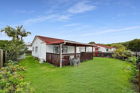 Photo of property in 1/11 Kirklow Place, Goodwood Heights, Auckland, 2105