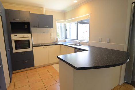 Photo of property in 6 Adair Place, Weymouth, Auckland, 2103