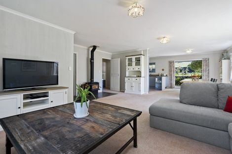 Photo of property in 31 Matauwhi Road, Russell, 0202