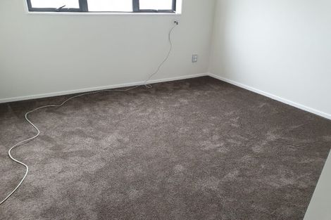 Photo of property in 4225a Great North Road, Glendene, Auckland, 0602