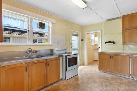 Photo of property in 5 Courtenay Road, Heretaunga, Upper Hutt, 5018