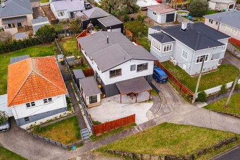 Photo of property in 34 Karaka Street, Helensville, 0800