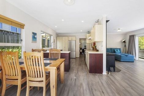 Photo of property in 2 Corlett Road, Plimmerton, Porirua, 5026