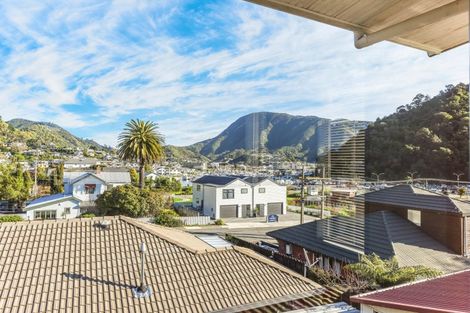 Photo of property in 83 Waikawa Road, Picton, 7220