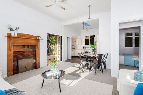 Photo of property in 61 Severn Street, Island Bay, Wellington, 6023
