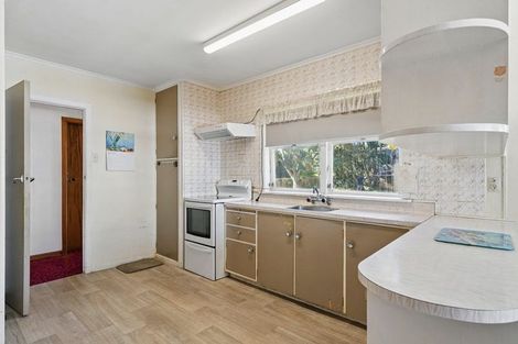 Photo of property in 18 Millbrook Road, Henderson, Auckland, 0612