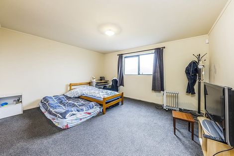 Photo of property in 28 Ronald Macken Place, Windsor Park, Auckland, 0632