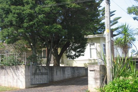 Photo of property in 6 Stottholm Road, Titirangi, Auckland, 0604