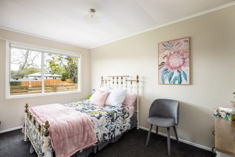 Photo of property in 18 Pukatea Street, Inglewood, 4330