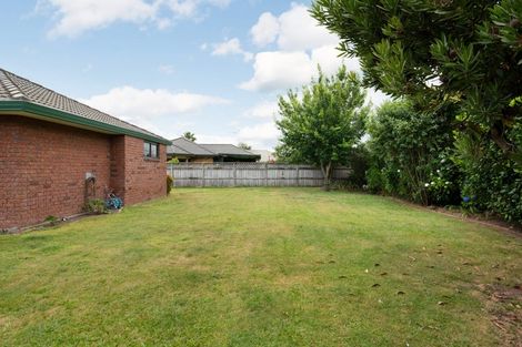 Photo of property in 19 Waiwherowhero Drive, St Andrews, Hamilton, 3200