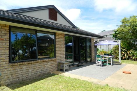 Photo of property in 7 Charlotte Street, Stanmore Bay, Whangaparaoa, 0932